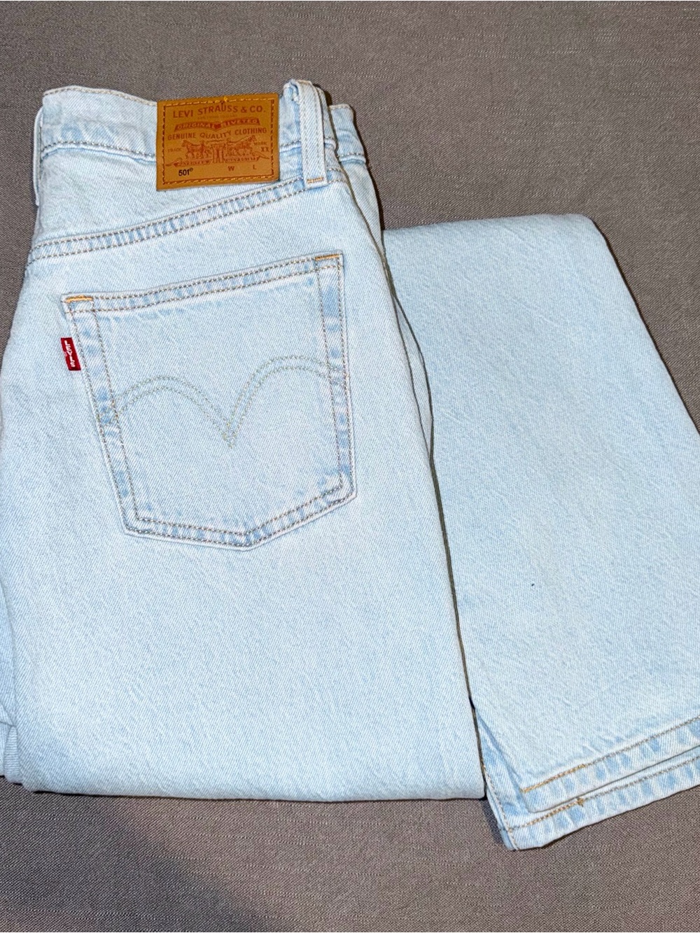 LEVI’s 501 Jeans for Women “Wow Me Over” (Light Wash) in 27x32